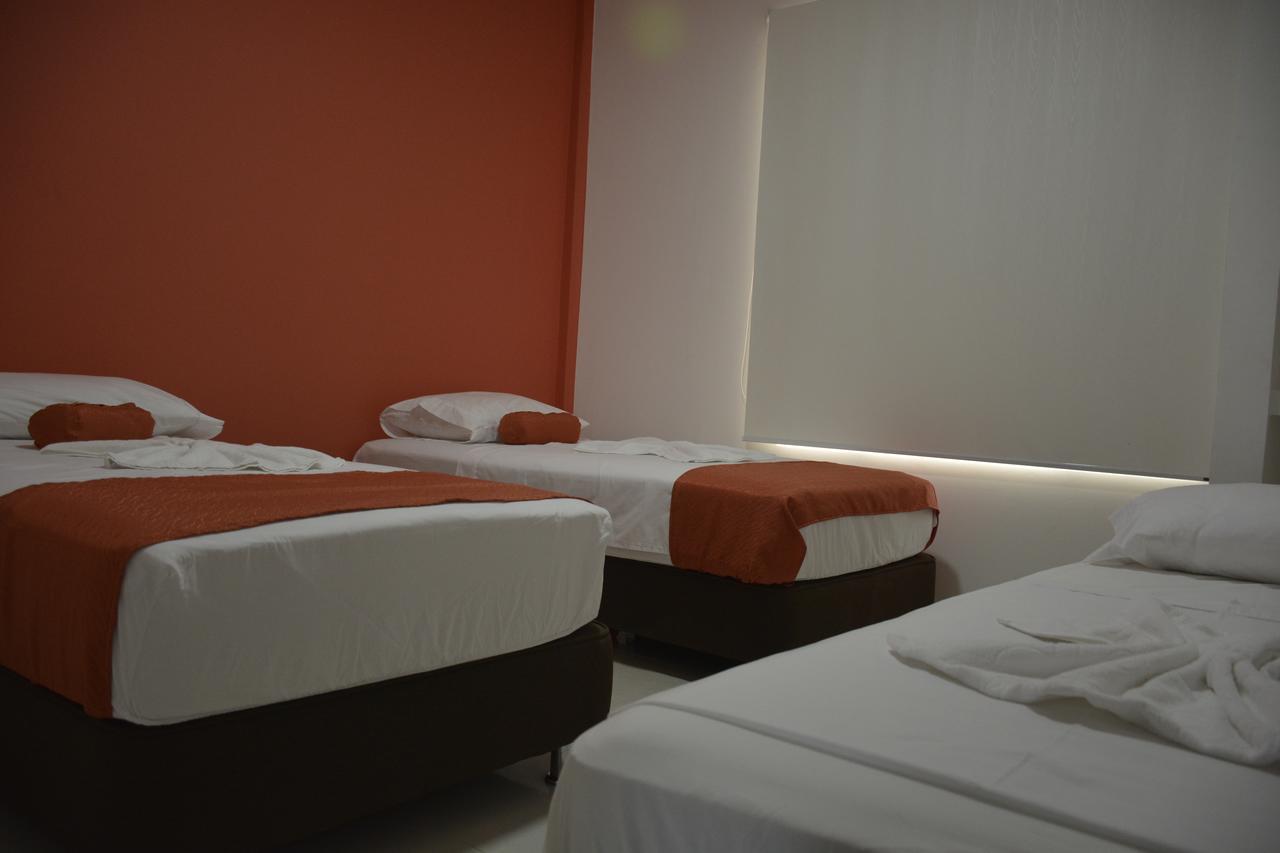 Hotel Confort Ariari Granada  Kamer foto