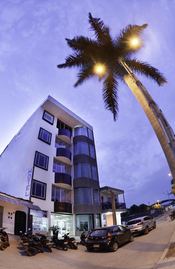 Hotel Confort Ariari Granada  Buitenkant foto
